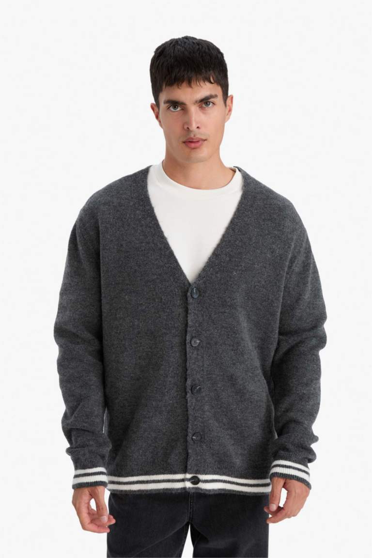 Relax Fit V-Neck Knitwear Cardigan