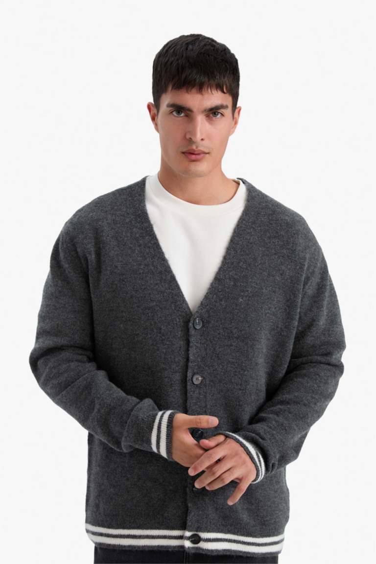 Relax Fit V-Neck Knitwear Cardigan
