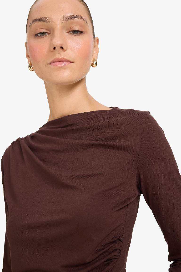 Slim Fit Crew Neck Long Sleeve T-Shirt