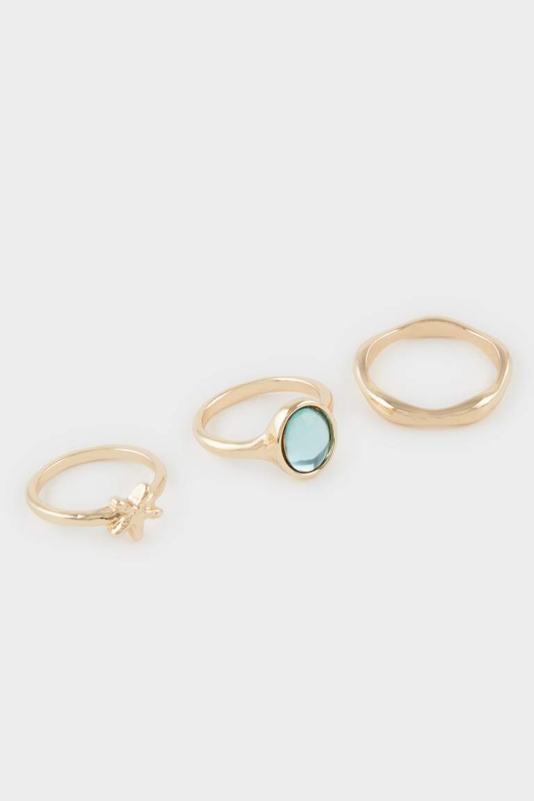Woman 5 Piece Gold Rings