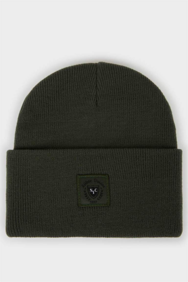 Man Woven Labeled Knit Beanie
