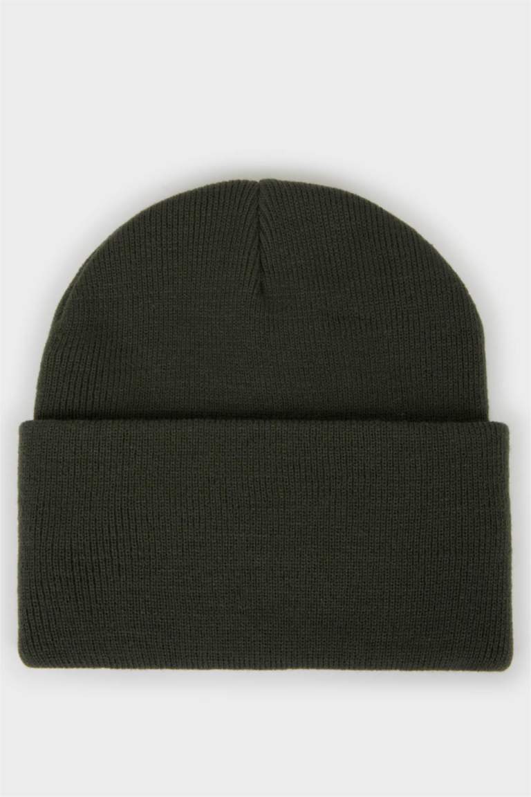 Man Woven Labeled Knit Beanie