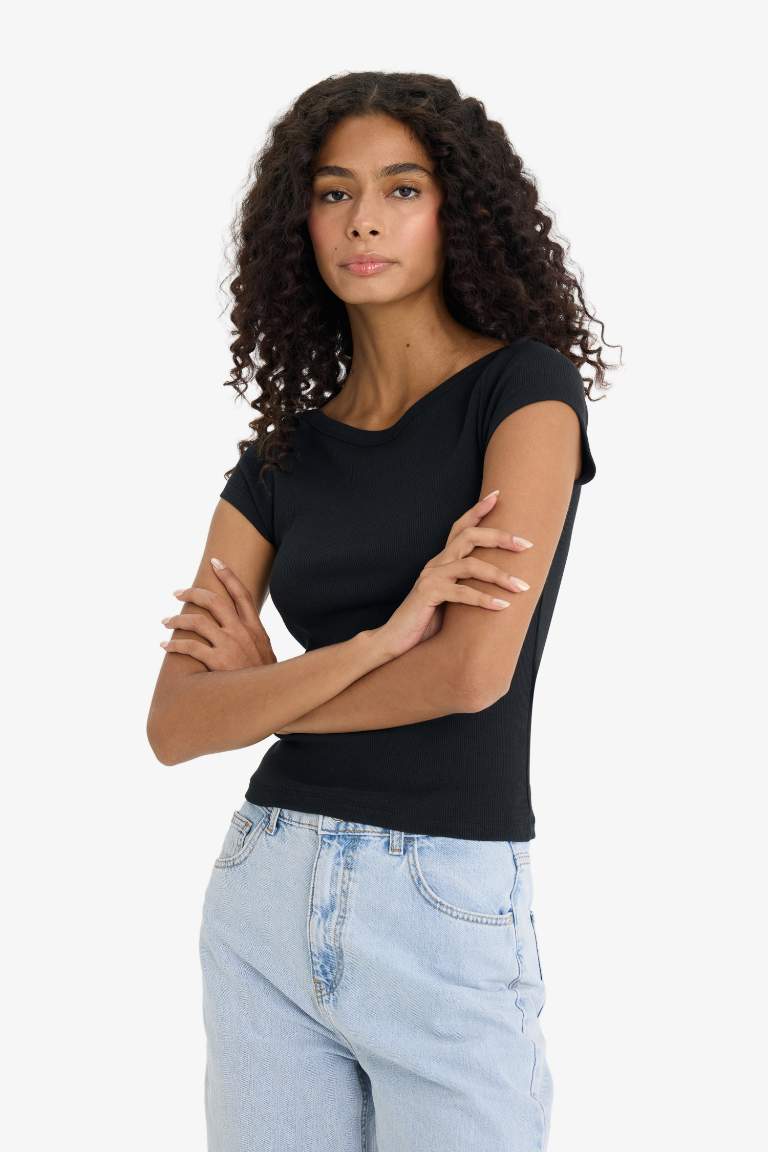 Slim Fit Dar Kesim Kayık Yaka Fitilli Kaşkorse Siyah Kısa Kollu Tişört
