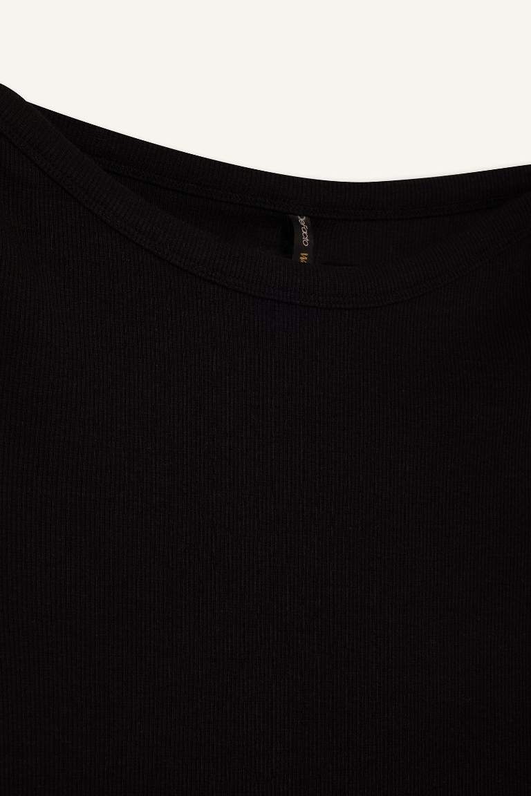 Slim Fit Dar Kesim Kayık Yaka Fitilli Kaşkorse Siyah Kısa Kollu Tişört