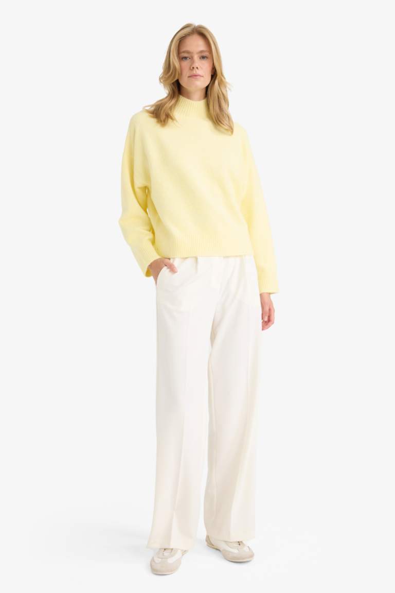 Трикотажный свитер с полуводолазкой Relax Fit