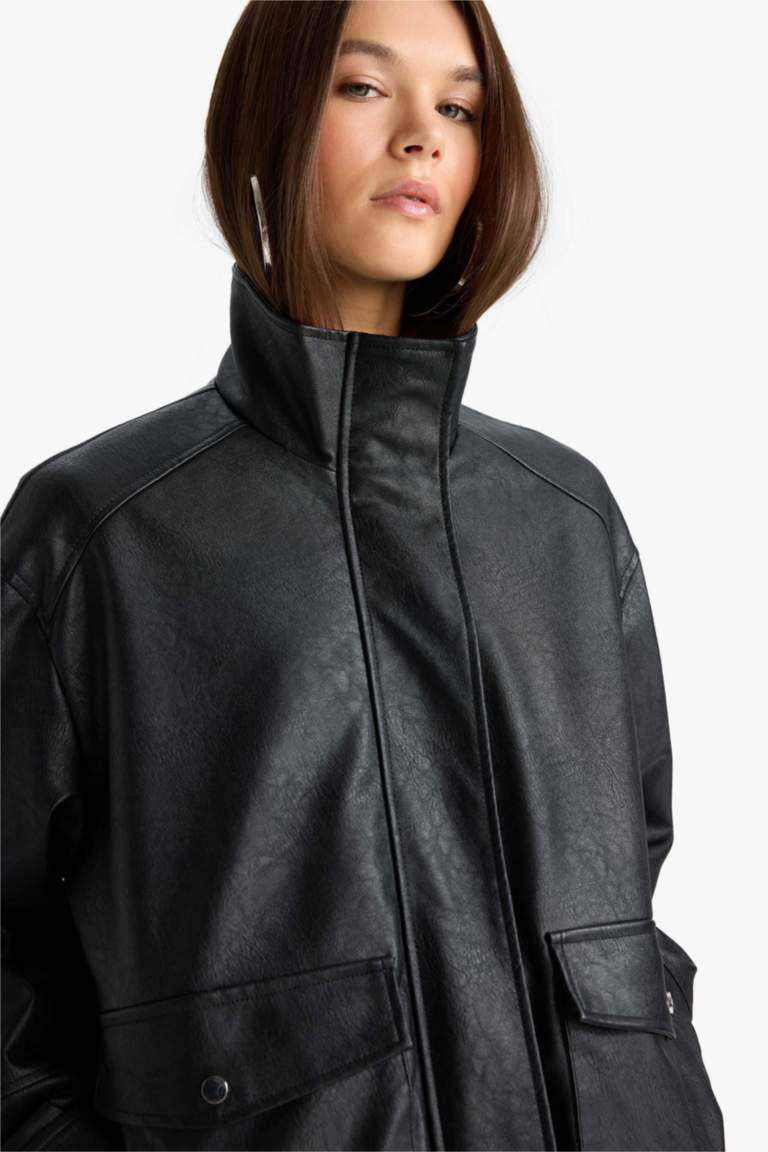 جاكيت جلد صناعي داد فيت بسحاب من Afra x DeFacto