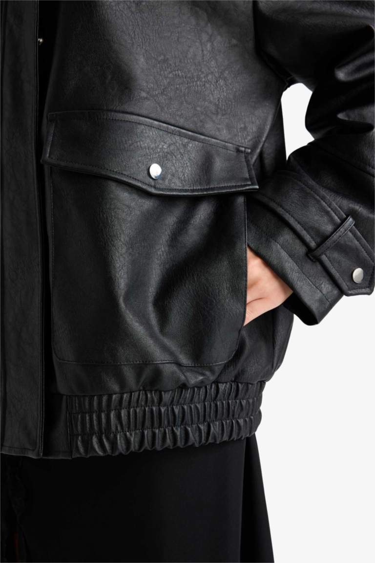 جاكيت جلد صناعي داد فيت بسحاب من Afra x DeFacto