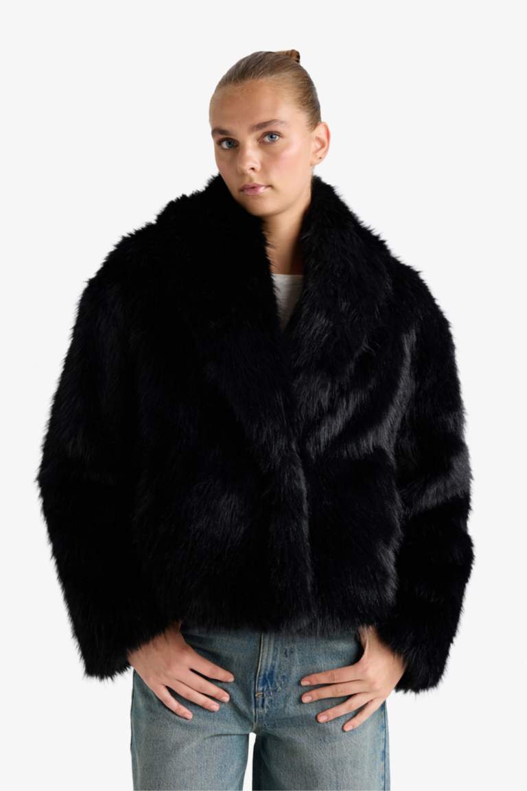 Regular Fit Kısa Suni Kürk