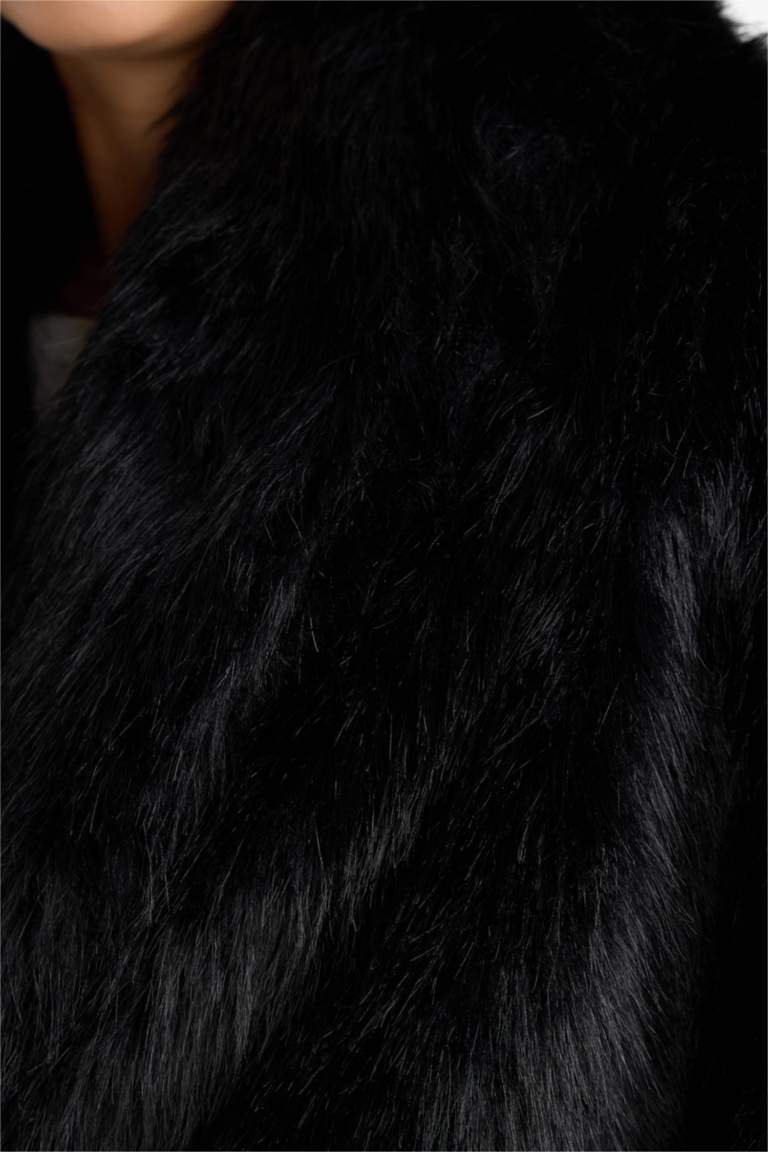 Regular Fit Kısa Suni Kürk