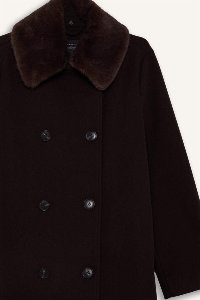 Afra x DeFacto Çıkarılabilir Suni Kürk Yaka Regular Fit Düğmeli Cepli Uzun Kaşe Kaban