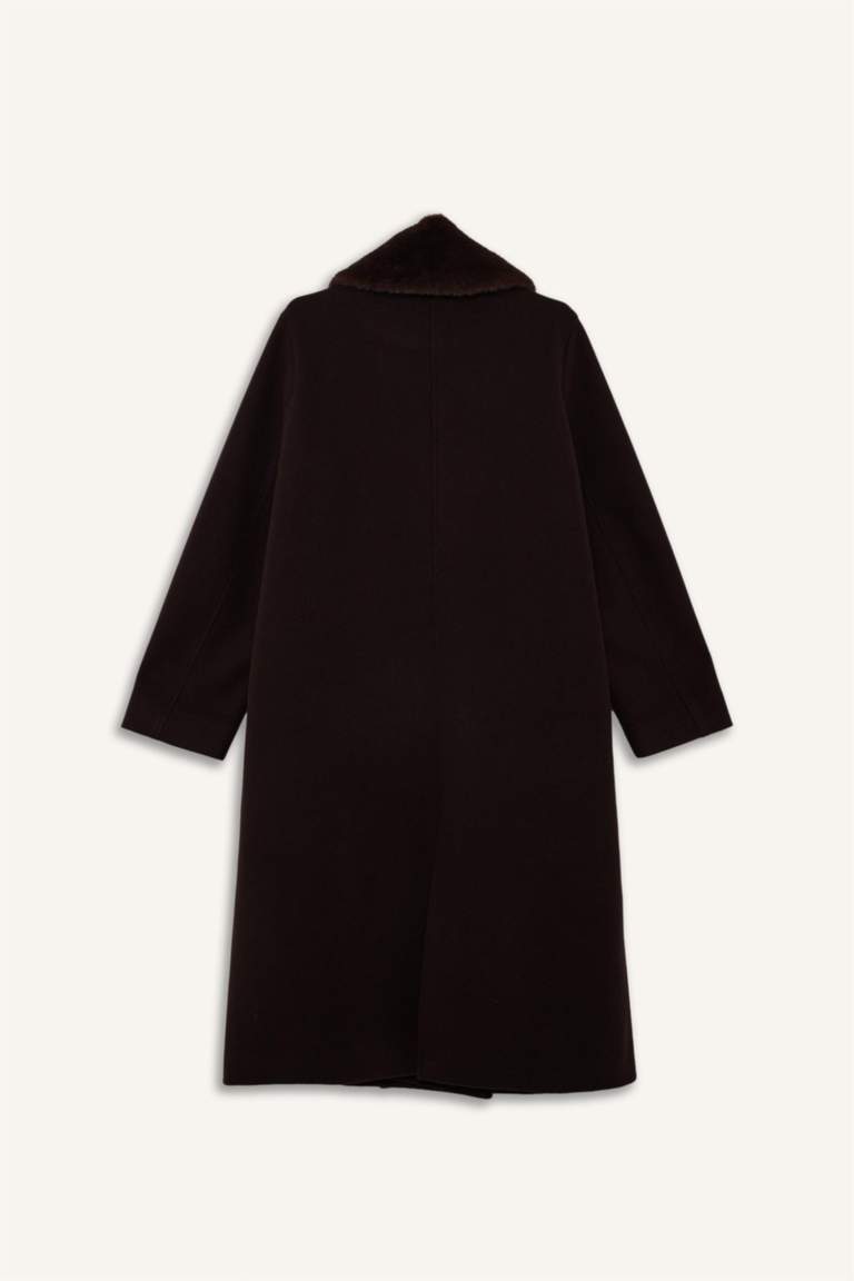 Afra x DeFacto Çıkarılabilir Suni Kürk Yaka Regular Fit Düğmeli Cepli Uzun Kaşe Kaban