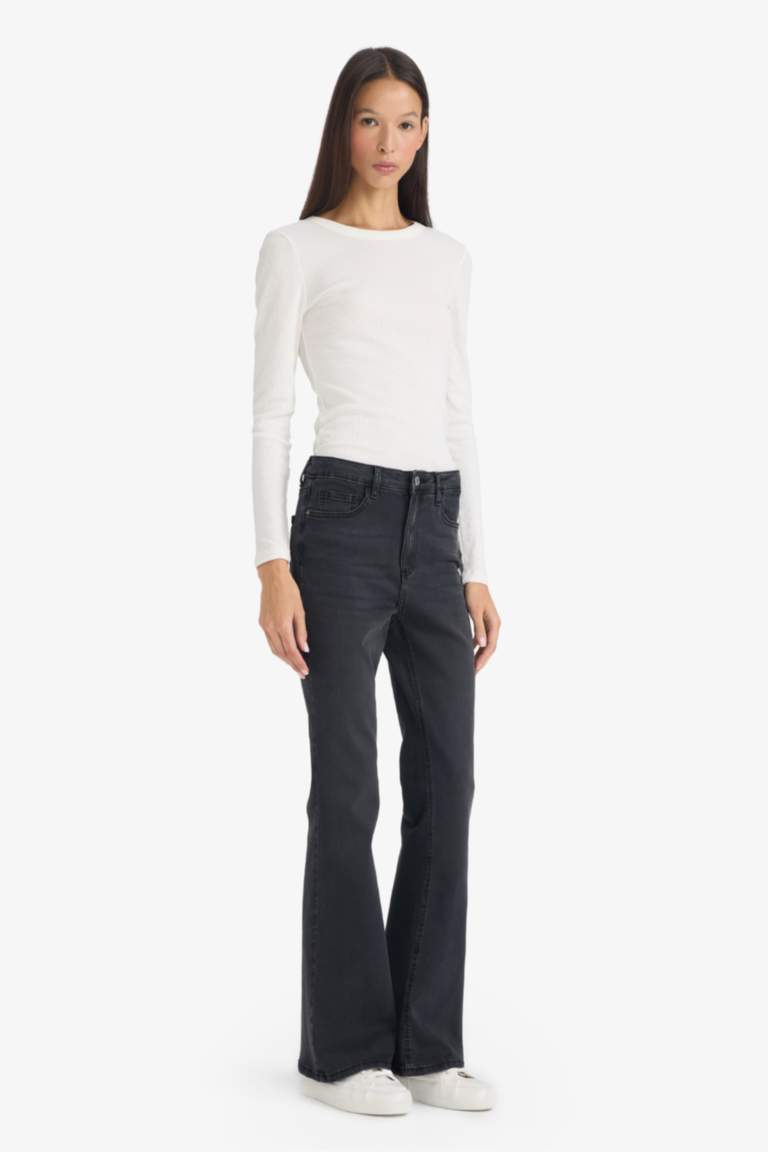 Mia Flare Fit Regular Waist Long Jeans