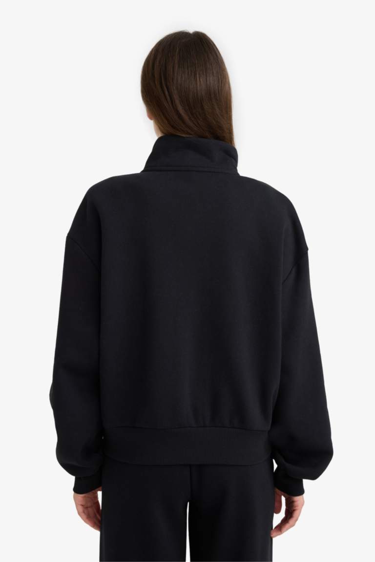 سترة أوفر سايز بياقة عالية