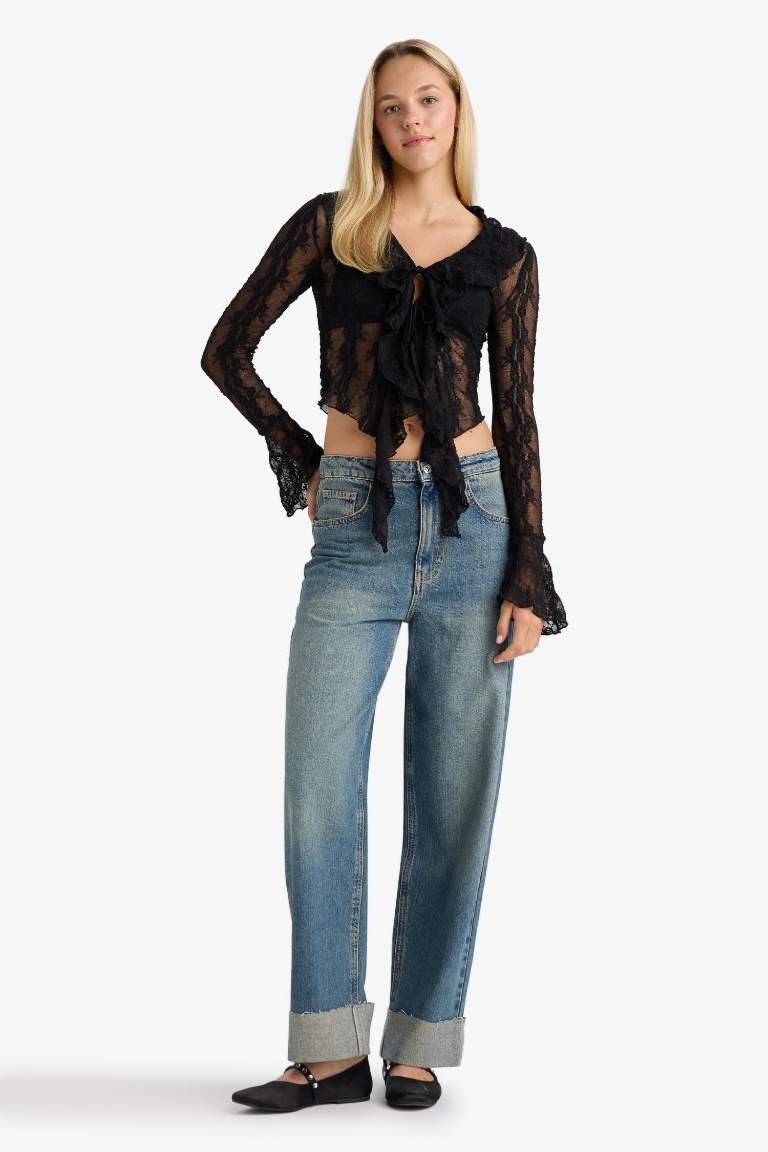 Slim Fit Dar Kesim V Yaka Dantel Önden Bağlamalı Uzun Kollu Bluz