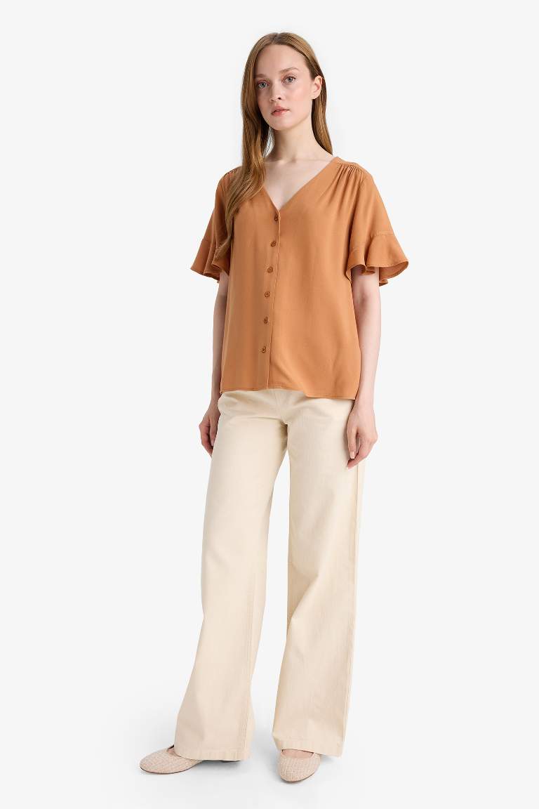 Regular Fit V Yaka Kısa Kollu Gömlek