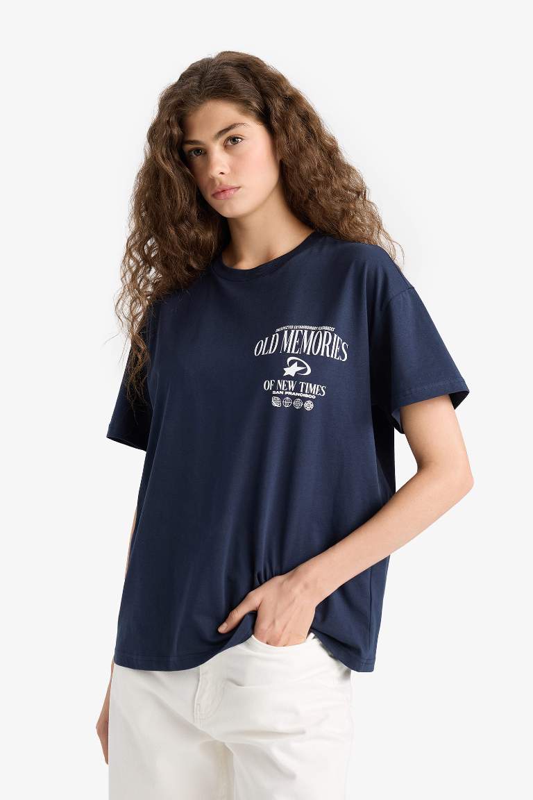 Oversize широкая футболка с круглым вырезом и принтом на спине