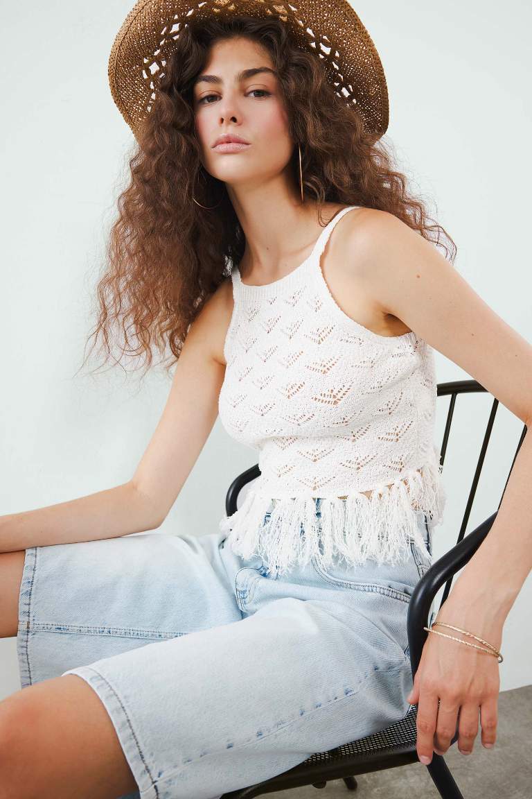 Slim Fit Dar Kesim Püskül Detaylı Triko Atlet