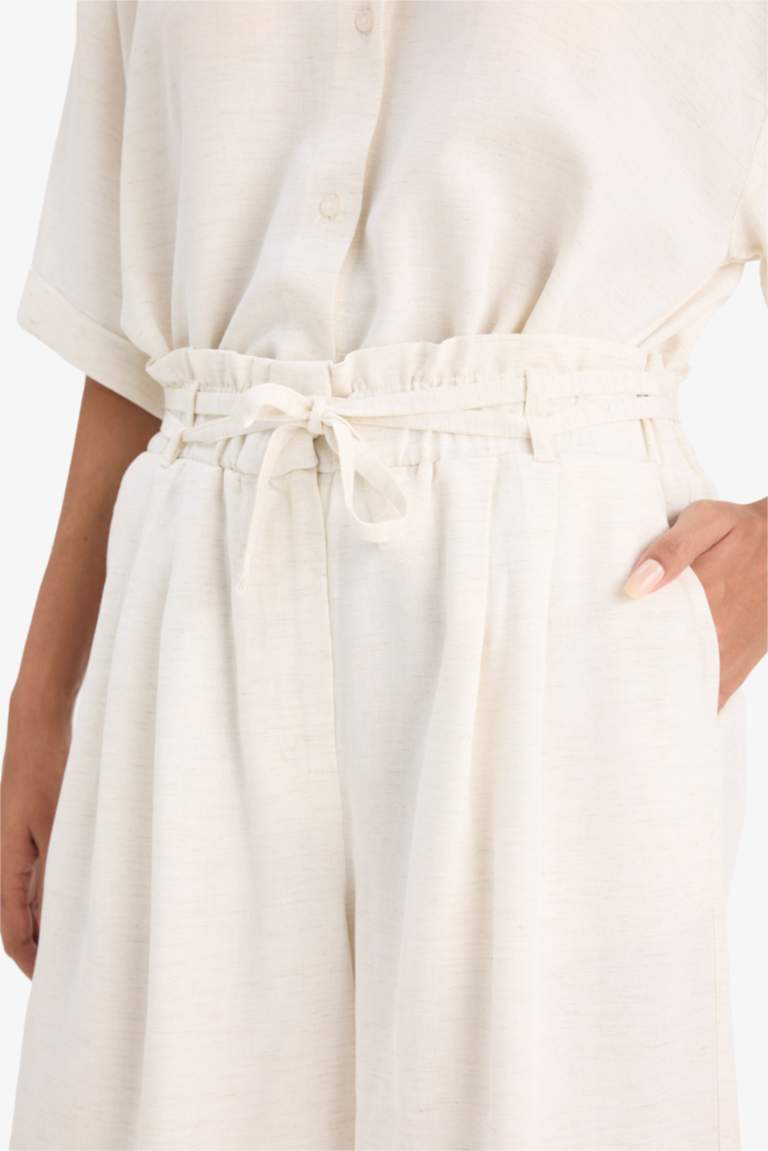 Regular Fit Yüksek Bel Kuşaklı Düz Paça Şort