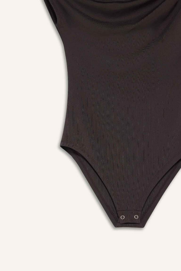 Slim Fit Asymmetrical Blouse