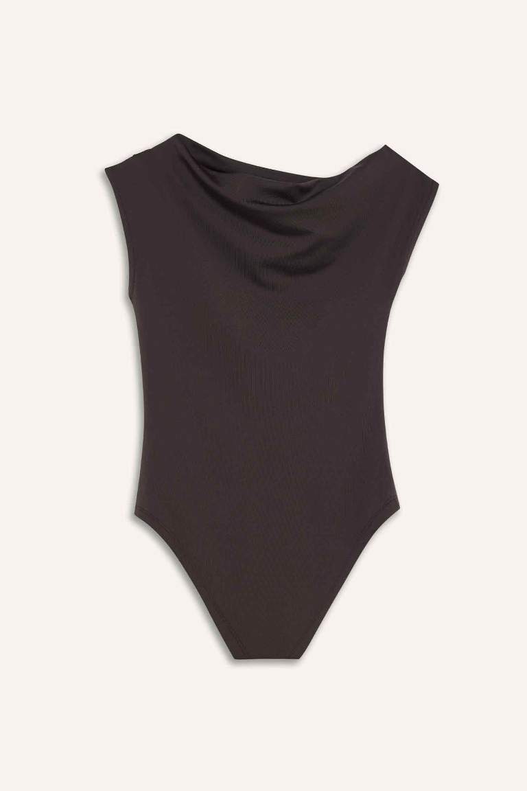 Slim Fit Asymmetrical Blouse