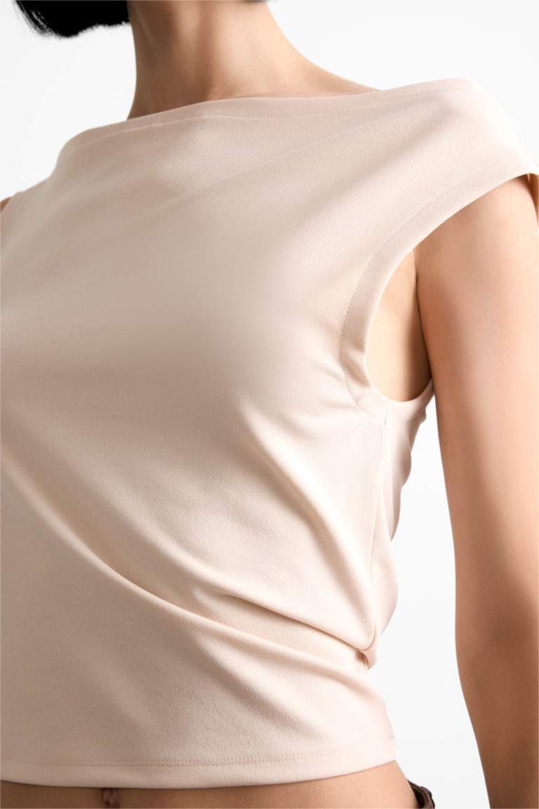 Kayık Yaka Crop Basic Düz Kolsuz Bluz