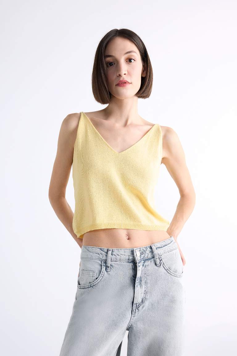 V Yaka Crop Askılı Bluz