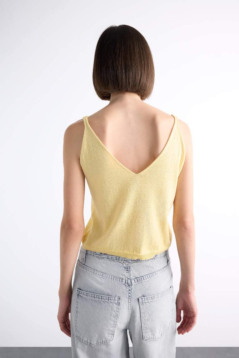 V Yaka Crop Askılı Bluz