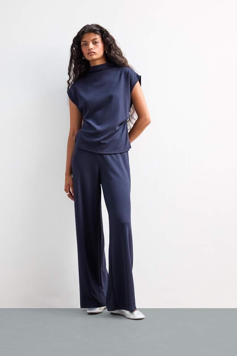 Slim Fit Dar Kesim Yarım Balıkçı Yaka Pike Kolsuz Bluz