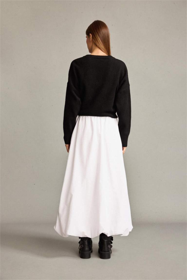 تنورة بوبلين بالون فيت بساق مطاطي مبطن