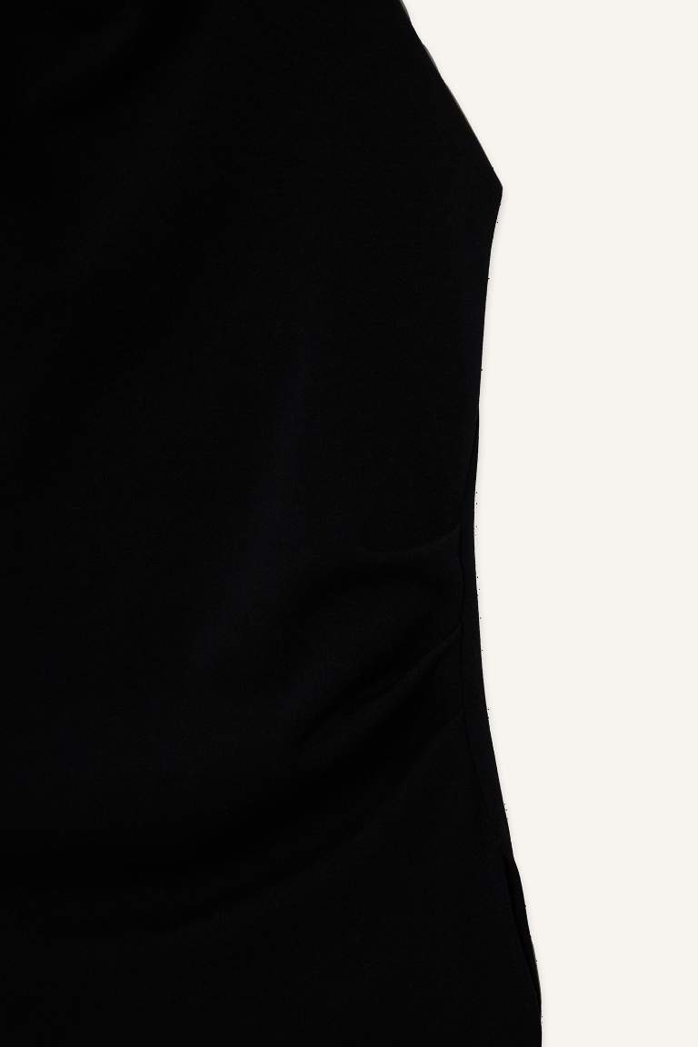 Slim Fit Dar Kesim Halter Yaka Bluz