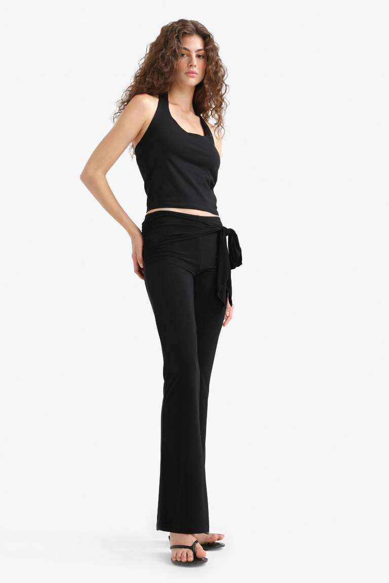 Flare Fit Normal Bel Bağlamalı Standart Boy Siyah Pantolon