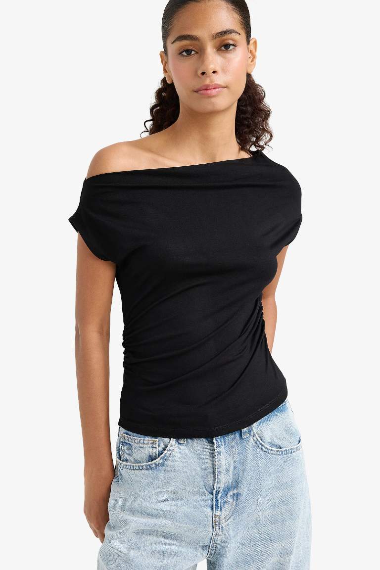 Slim Fit Dar Kesim Tek Omuzlu Siyah Bluz