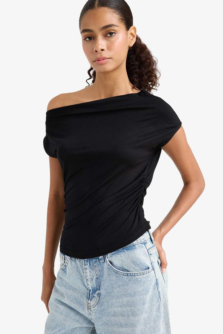 Slim Fit Dar Kesim Tek Omuzlu Siyah Bluz