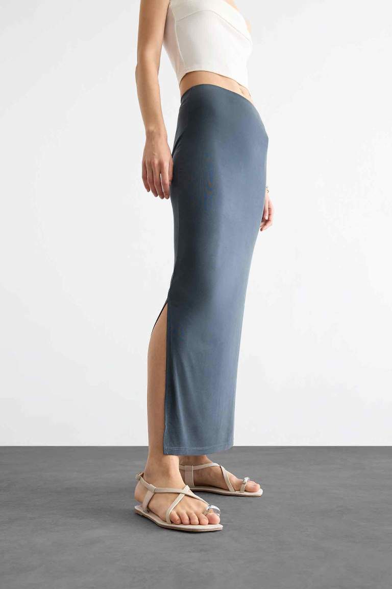 Slim Fit Dar Kesim Yırtmaçlı Midi Etek