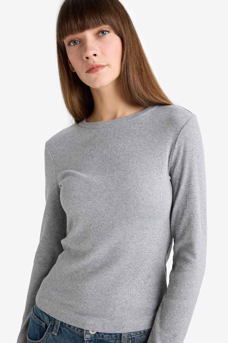 تيشيرت كم طويل سليم فيت مضلع برقبة مستديرة