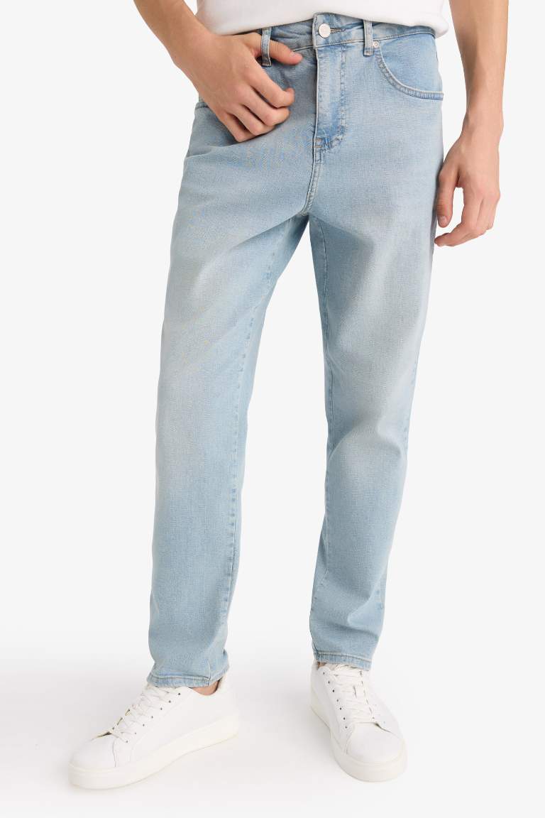 Relax Tapered Fit Skinny Leg Jeans