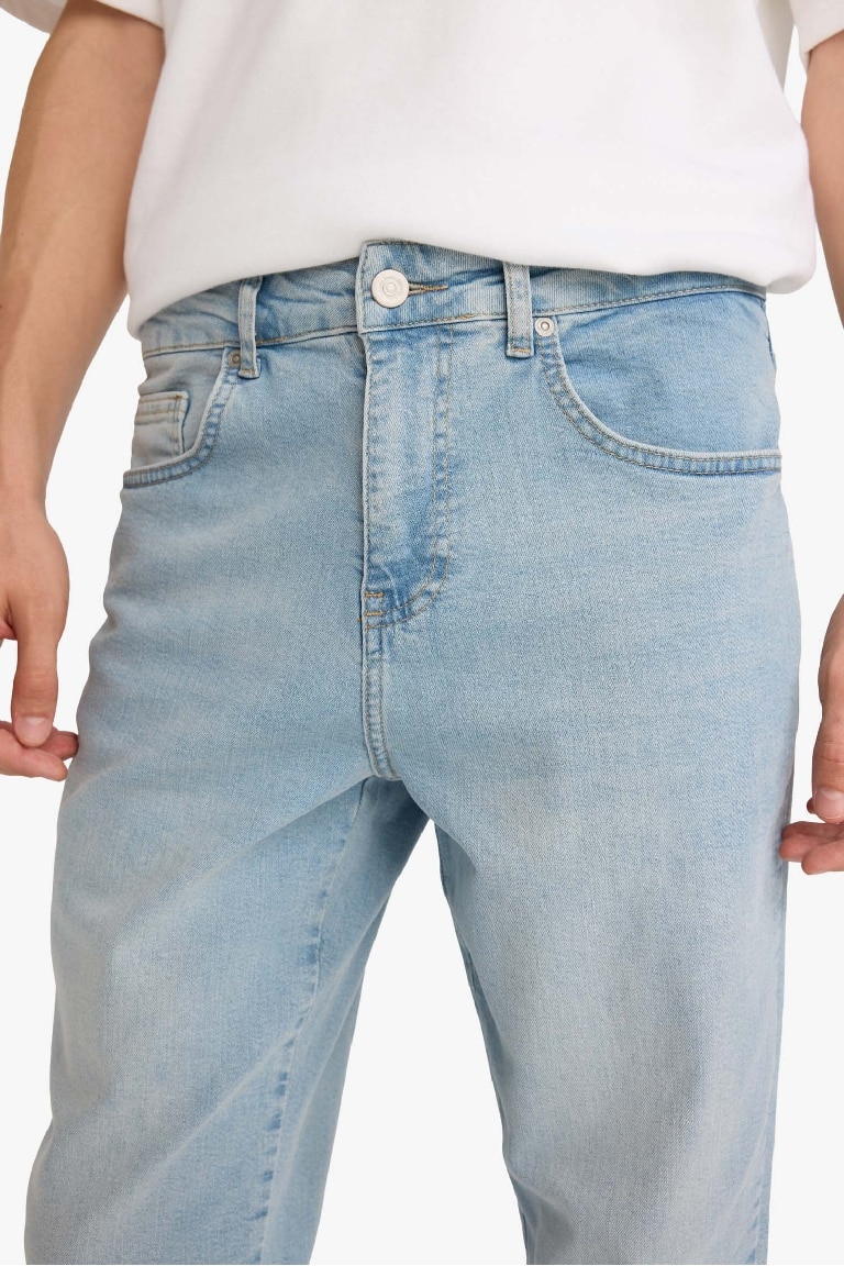 Relax Tapered Fit Skinny Leg Jeans