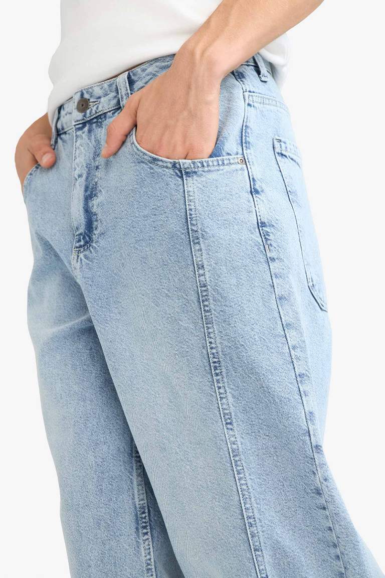 Barrel Fit Wide Leg Jeans