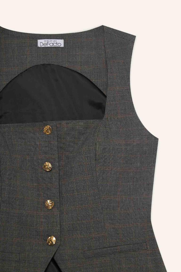 Regular Fit Square Collar Vest