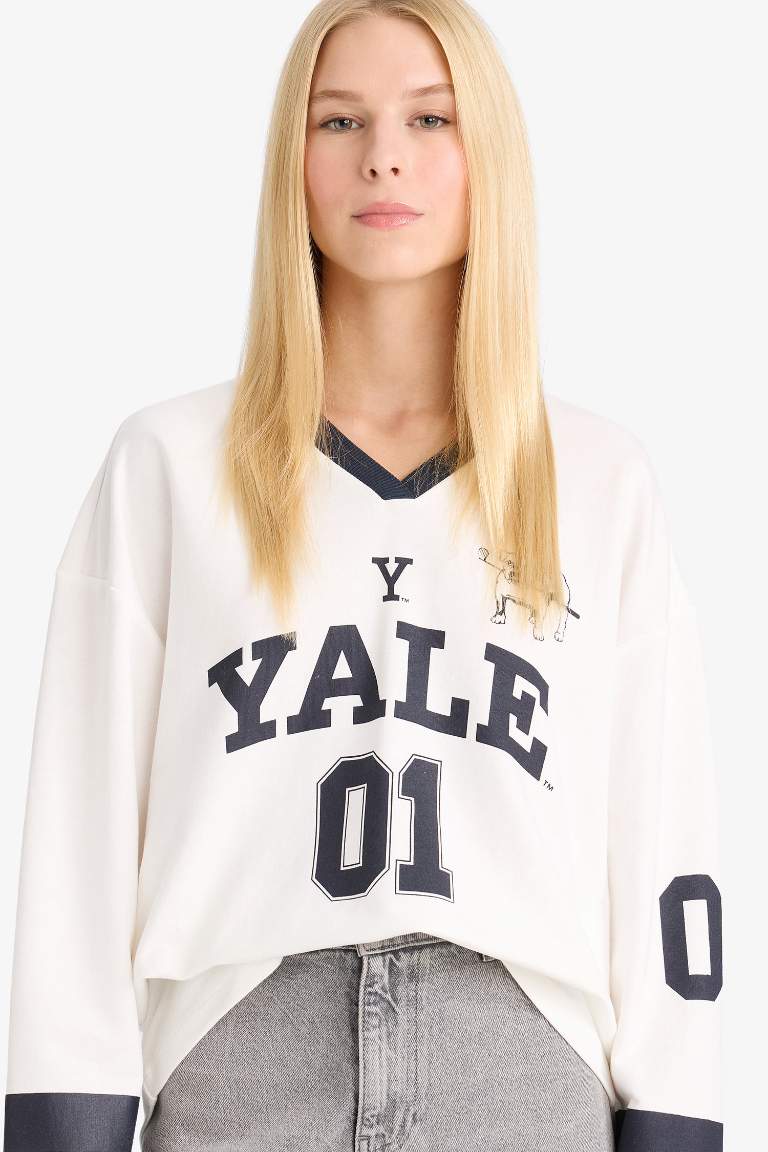 Yale University Regular Fit V-Neck T-Shirt