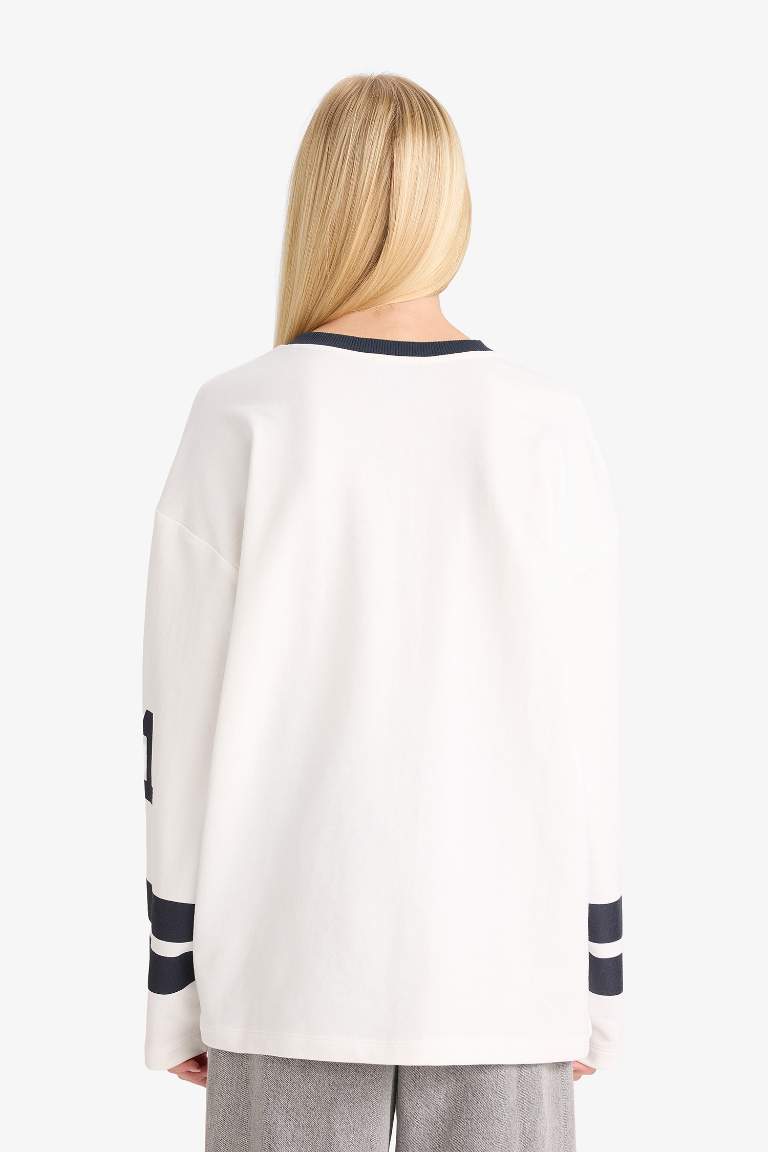 Yale University Regular Fit V-Neck T-Shirt