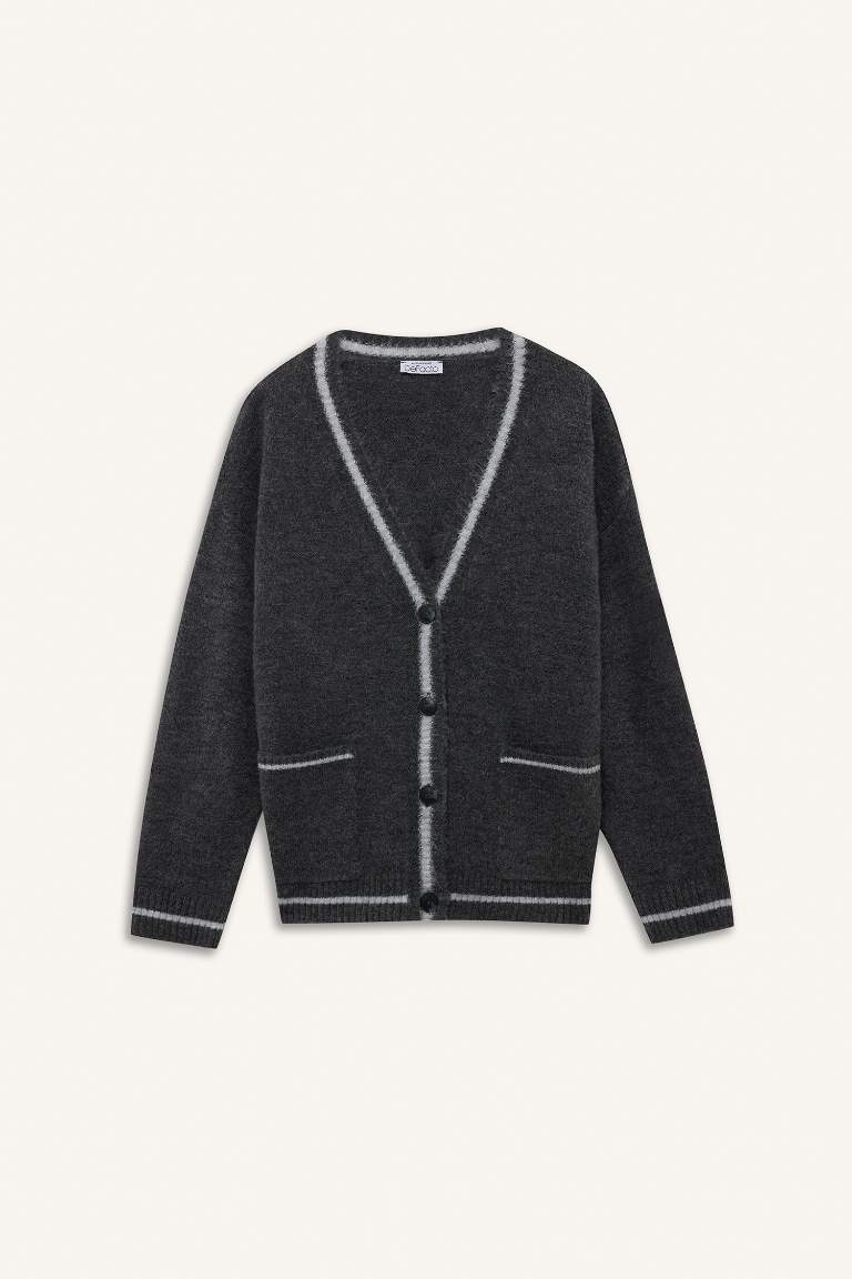 Oversize Fit V-Neck Cardigan
