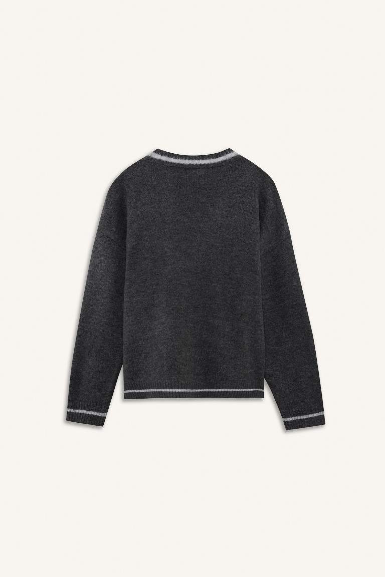 Oversize Fit V-Neck Cardigan