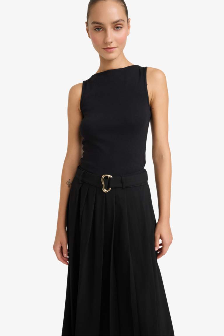 Slim Fit Dar Kesim Kayık Yaka Ribana Atlet