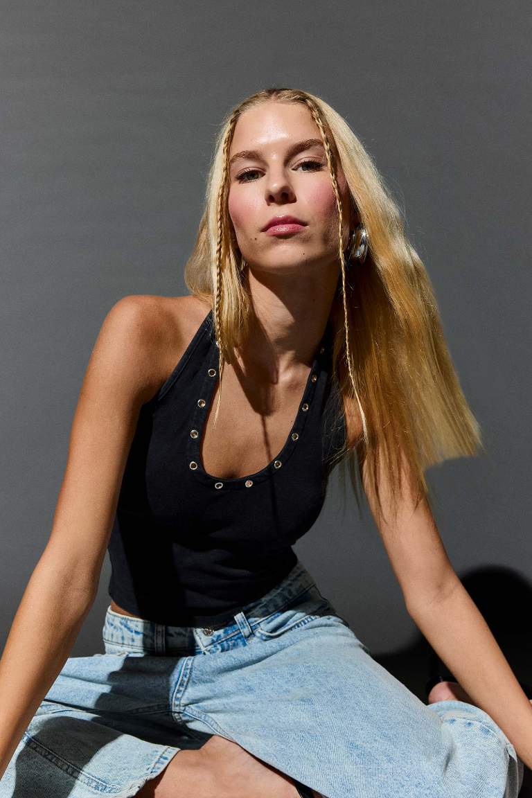 Slim Fit Halter Collar Tank Top