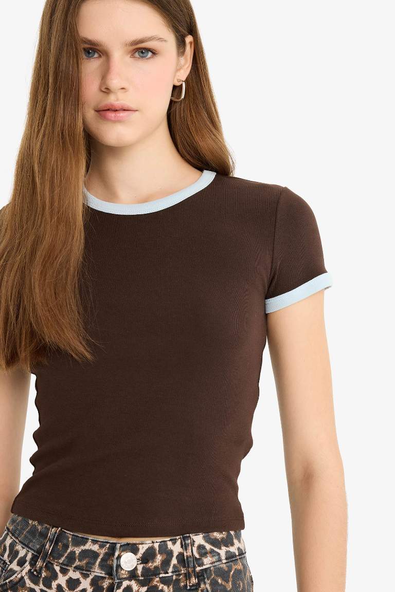 Fitted Bisiklet Yaka Ribana Kısa Kollu Tişört