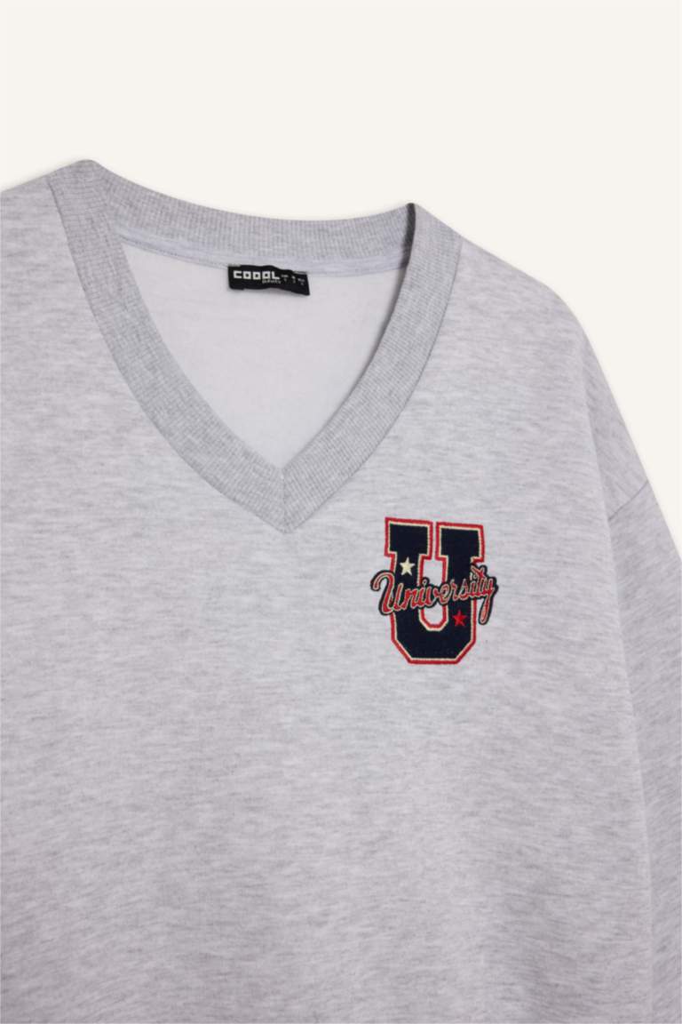 Coool Loose Fit V Yaka Nakışlı Sweatshirt