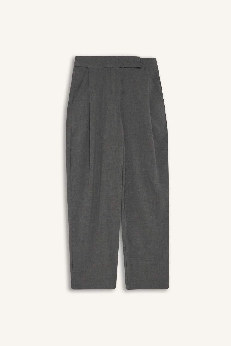 Barrel Fit Crop Ankle Length Trousers