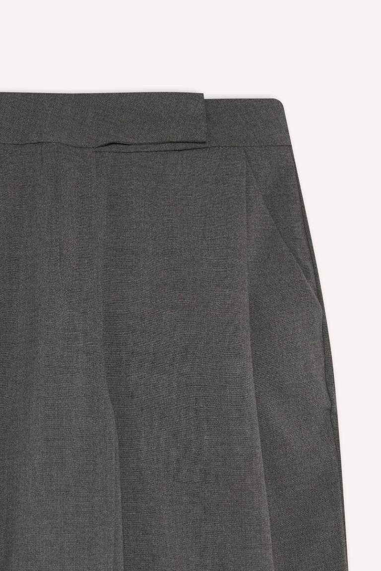 Barrel Fit Crop Ankle Length Trousers