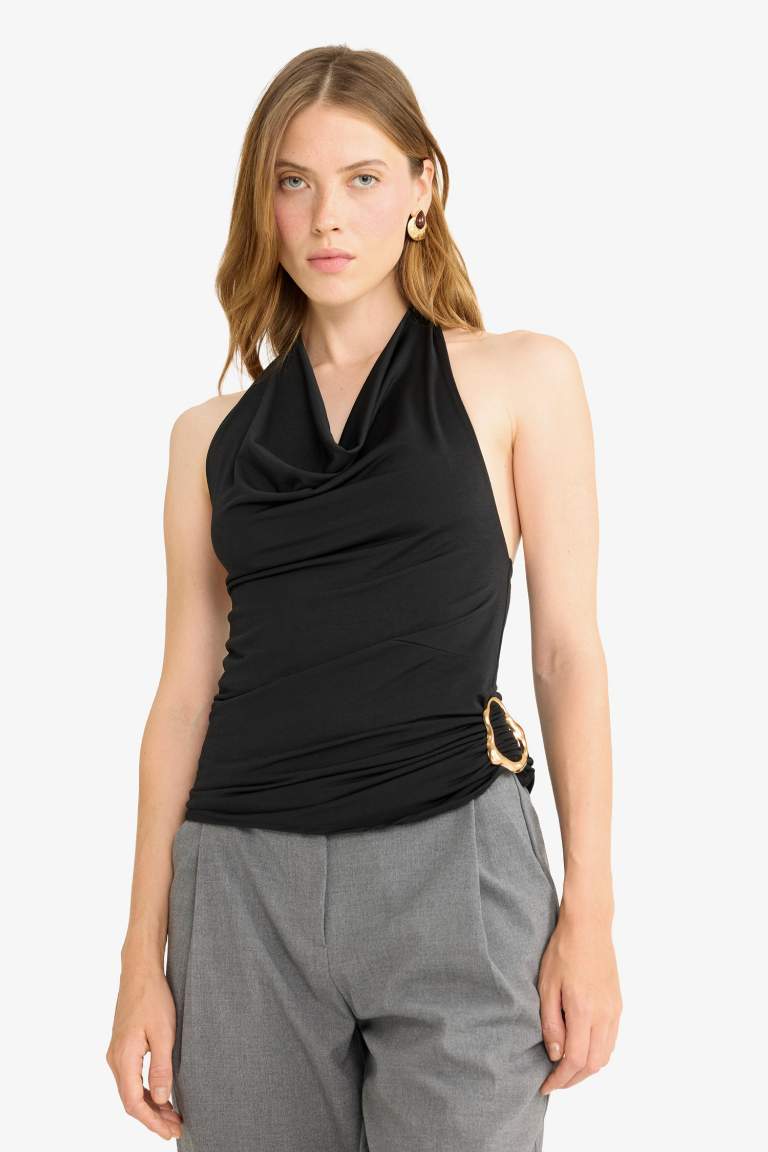 Regular Fit Halter Yaka Toka Detaylı Bluz